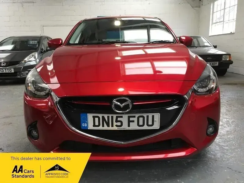 Używany Mazda 2 Inclusive 2015 Czerwony Hatchback