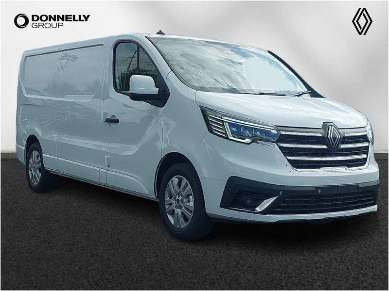 White New 2025 Renault Trafic Van | £29,388 - Image 1/4