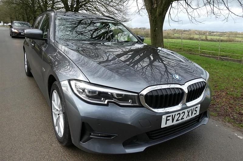 Used BMW 330e Comfort Edition 288 HP (211 kW) 2022