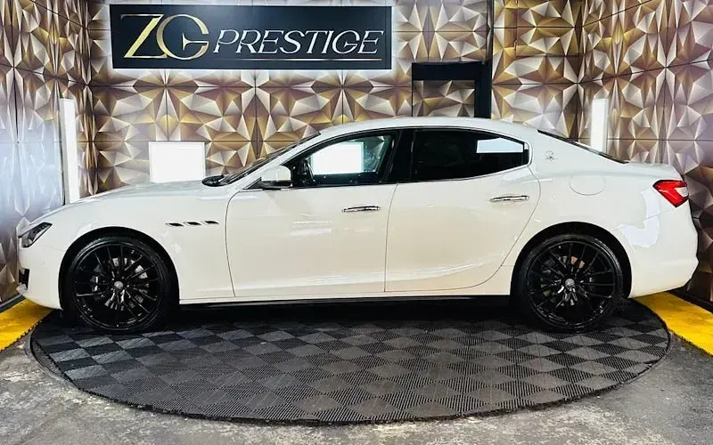 Used Maserati Ghibli 350 HP (257 kW) 2019 White Sedan