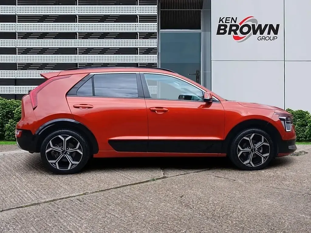 Used Kia Niro 2023 Orange SUV