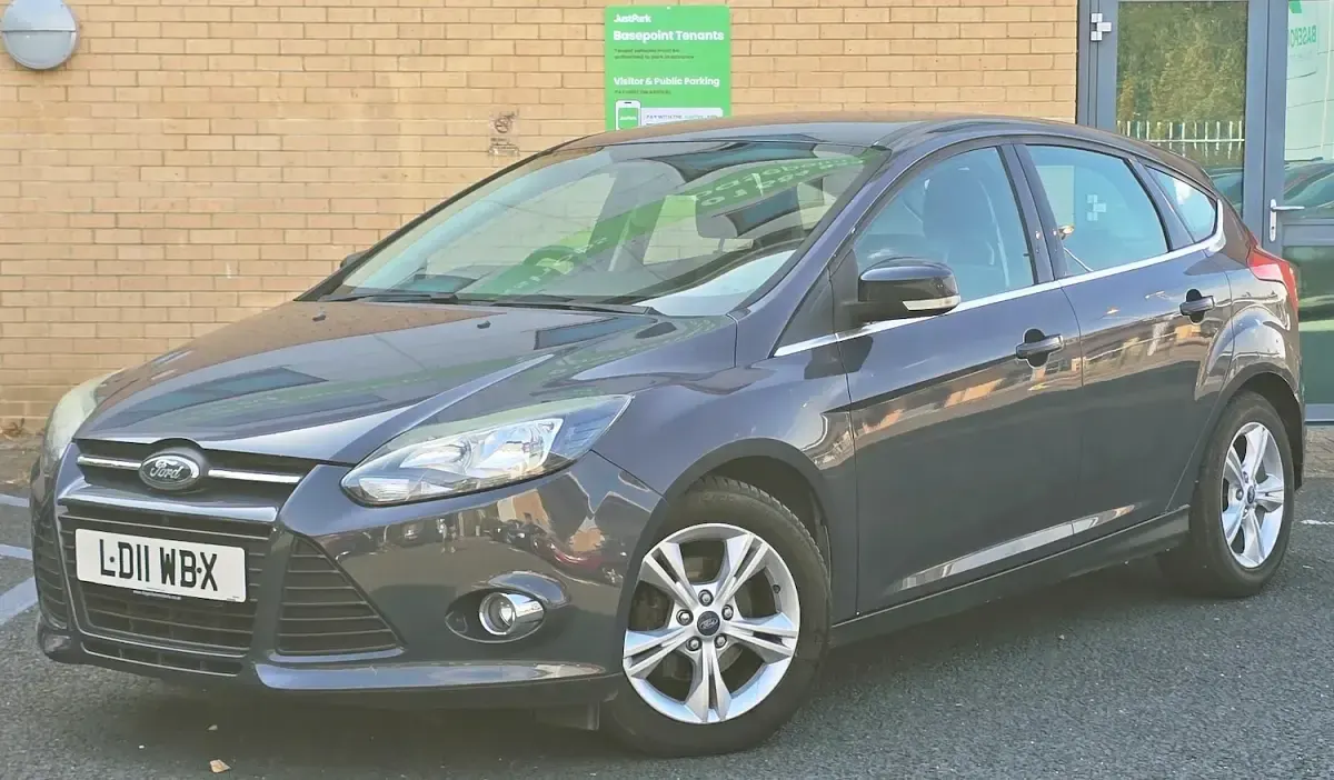 Used Ford Focus Zetec 115 HP (84 kW) 2011 Grey Hatchback
