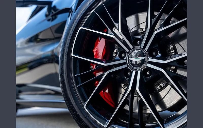 Used Aston Martin Vantage 502 HP (369 kW) 2021 Black Coupe