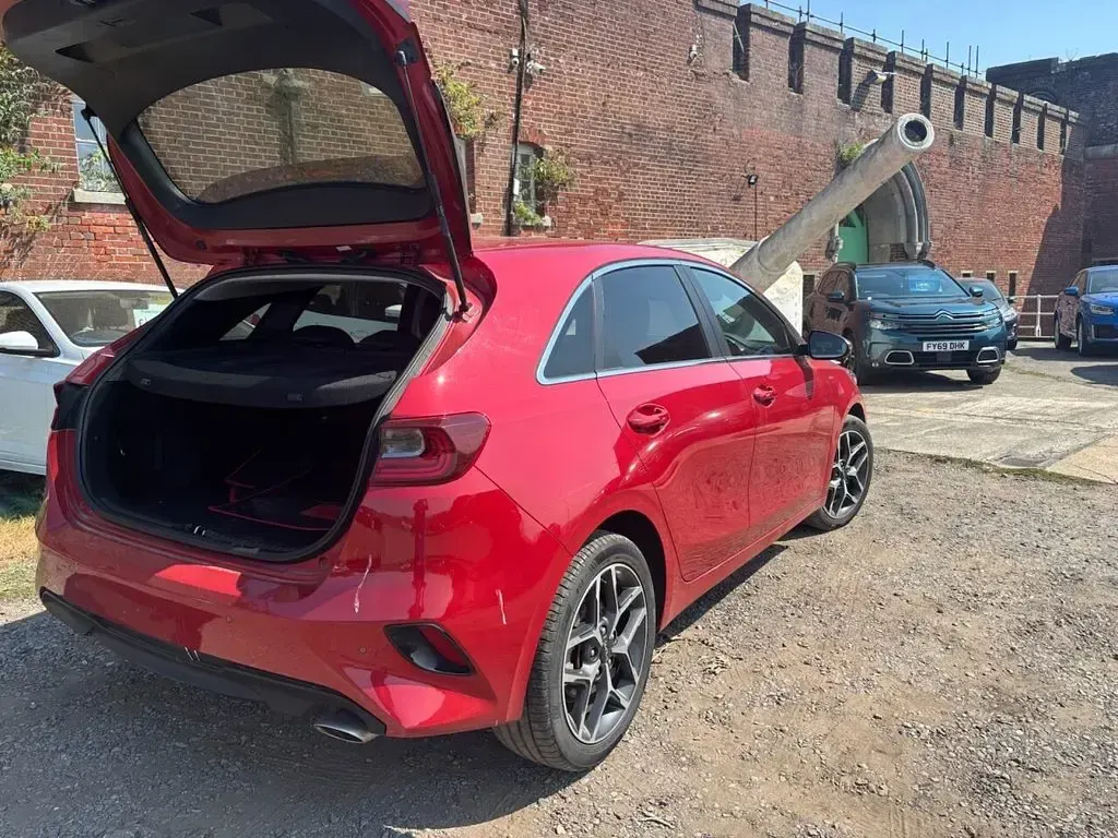 Used Kia Ceed 158 HP (116 kW) 2022 Red Hatchback