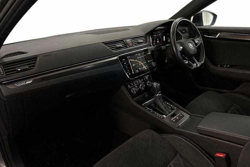Used Skoda Superb SportlinePlus 187 HP (137 kW) 2023 Graphite grey metallic Hatchback
