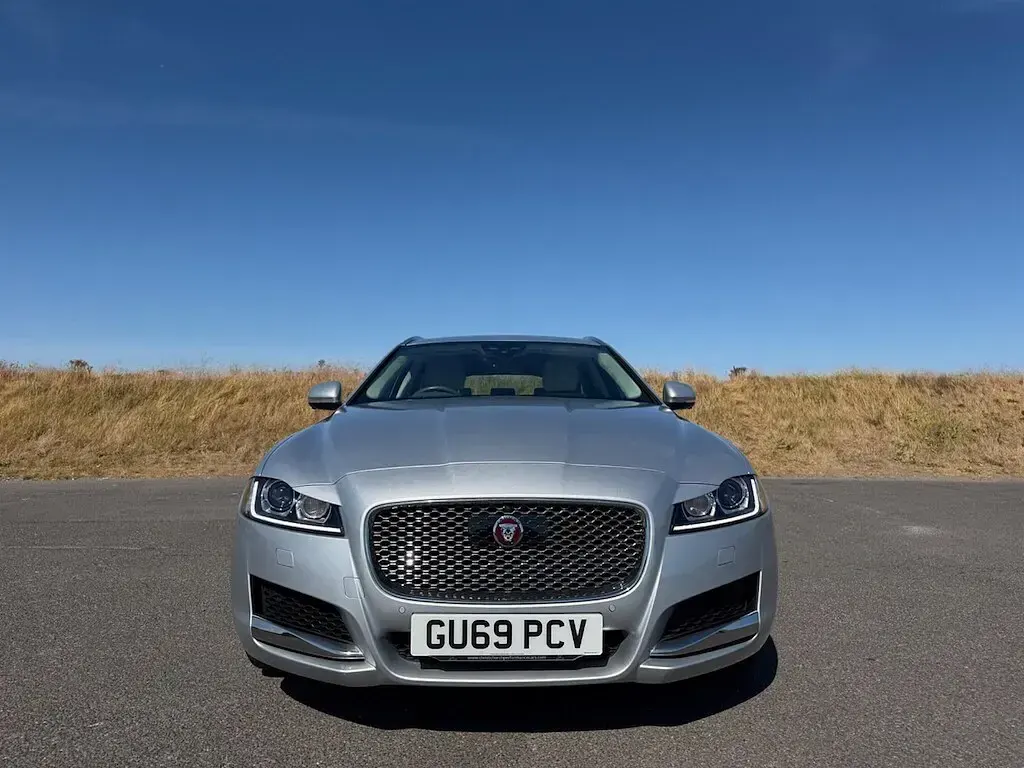 Used Jaguar XF Sportbrake Portfolio 240 HP (176 kW) 2019 Silver Estate