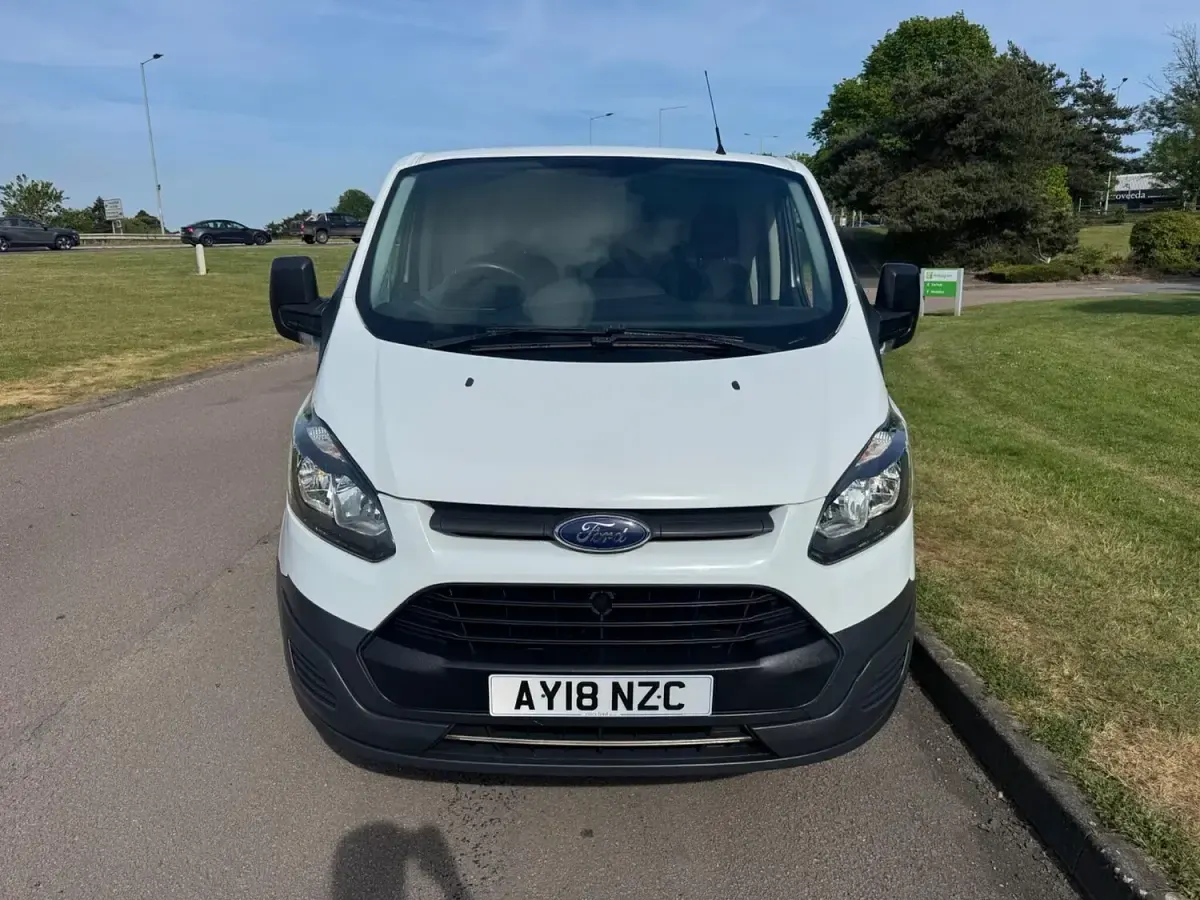 Used Ford Transit Custom 105 HP (77 kW) 2018 White Van