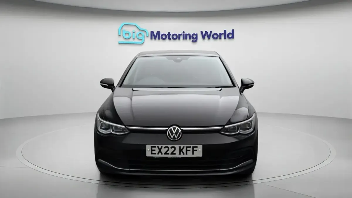 Used VW Golf VIII Style 131 HP (96 kW) 2022 Black Hatchback