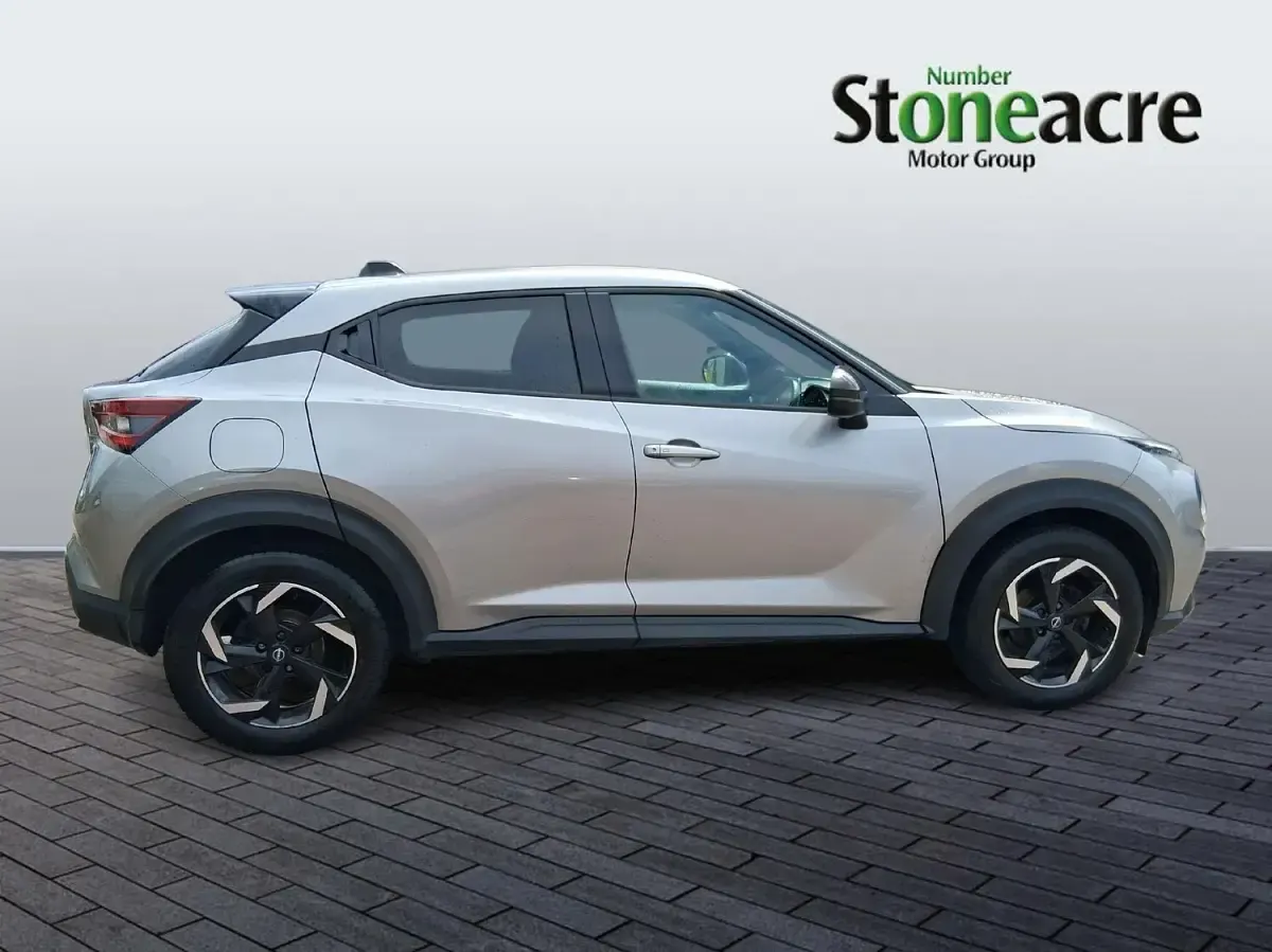 Used Nissan Juke N-Connecta 114 HP (83 kW) 2023 Silver SUV