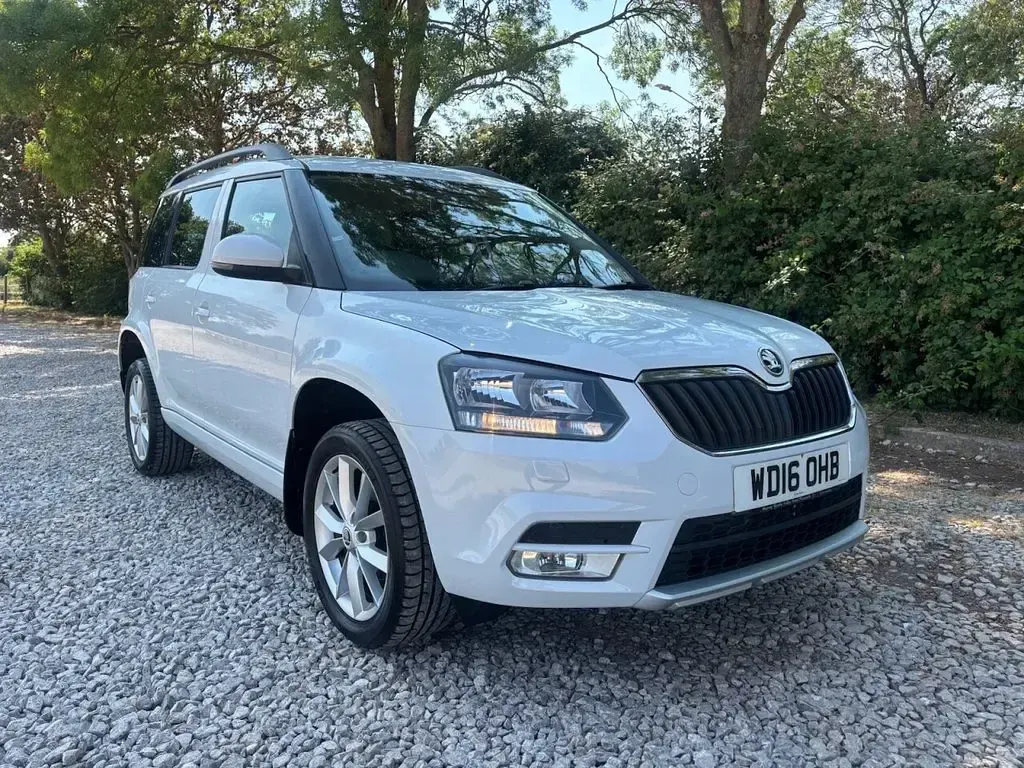Used Skoda Yeti SE 110 HP (80 kW) 2016 White SUV