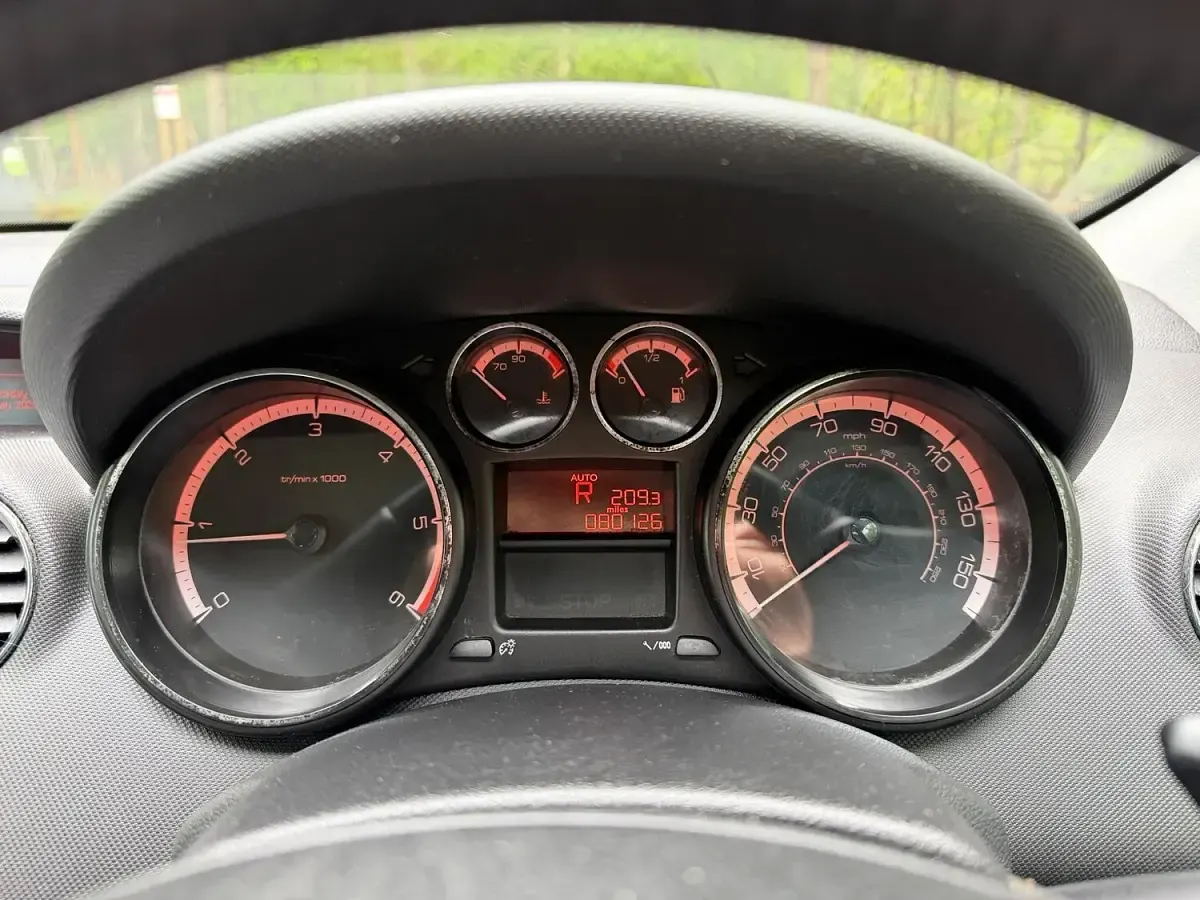 Used Peugeot 308 SW Active 112 HP (82 kW) 2011 Blue Estate