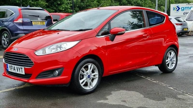 Red Used 2014 Ford Fiesta Zetec Hatchback | £5,595 (Fair price) - Image 1/3