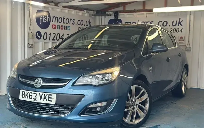 Used Vauxhall Astra SRi 116 HP (85 kW) 2015 Hatchback