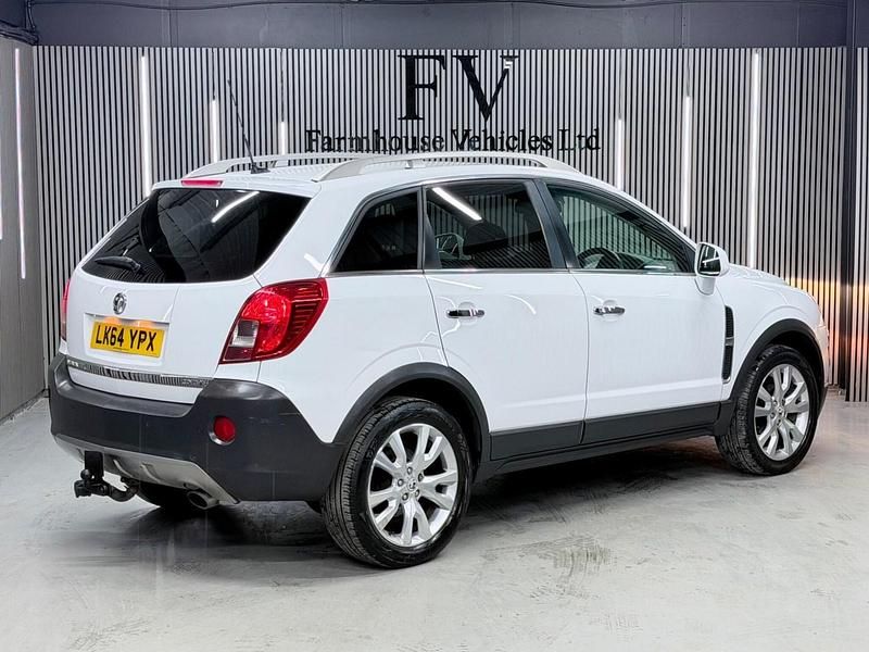 Used Vauxhall Antara 2014 White SUV