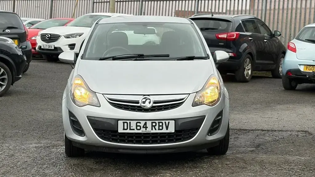 Used Vauxhall Corsa Design Edition 85 HP (62 kW) 2015 Silver Hatchback