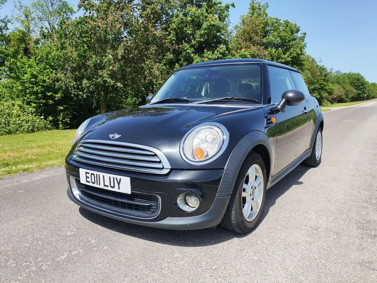 Used Mini ONE Hatch 98 HP (72 kW) 2011 Black Hatchback