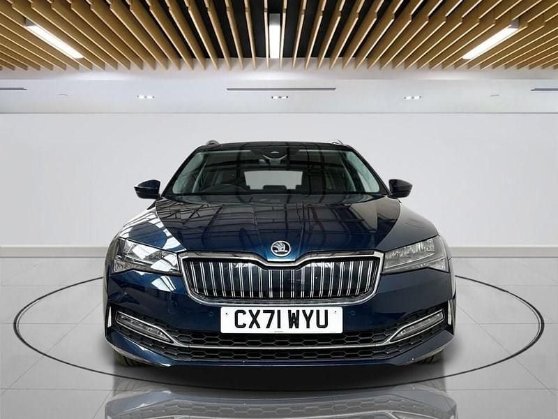 Used Skoda Superb SE Technology 218 HP (160 kW) 2021 Blue Estate