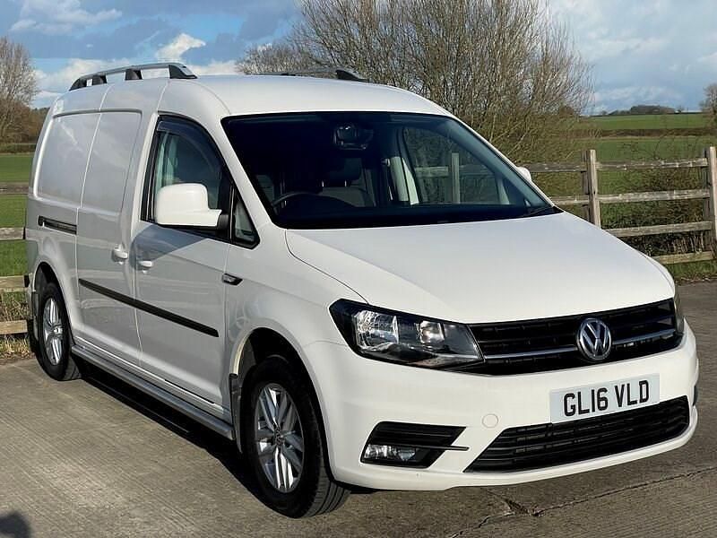 Used VW Caddy Maxi Highline 102 HP (75 kW) 2016 White MPV