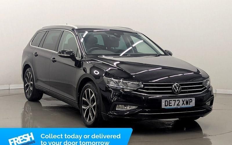 Deep black Used 2022 VW Passat SEL Estate | £20,290 (Fair price) - Image 1/4