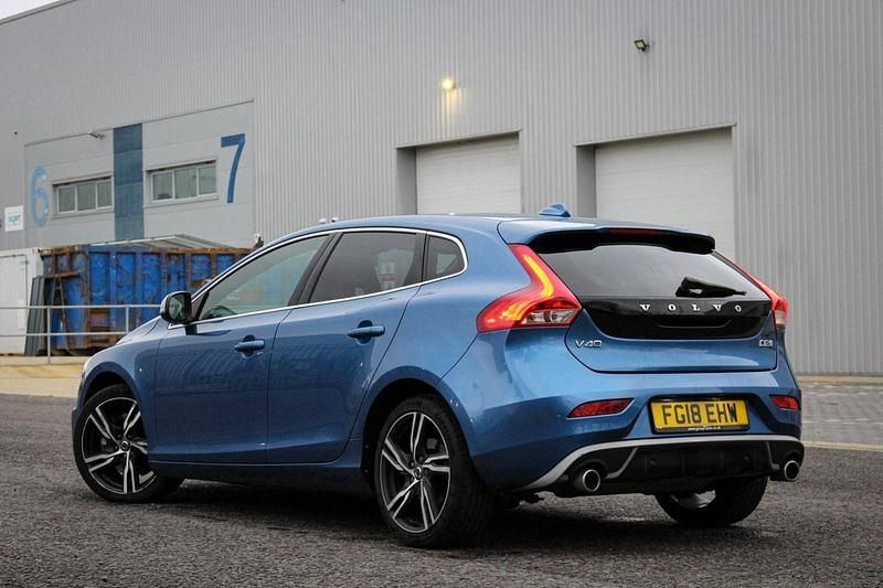 Used Volvo V40 R-Design Pro 2018 Blue Hatchback