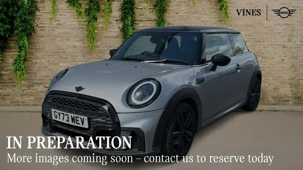 Usado Mini Cooper Hatch 134 CV (98 kW) 2023 Plateado Utilitario