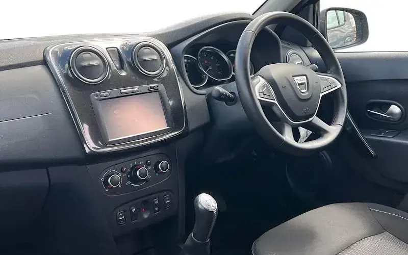 Used Dacia Sandero Lauréate 90 HP (66 kW) 2018 Grey Hatchback