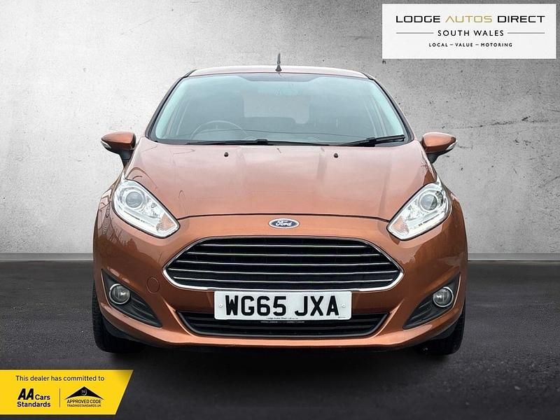 Used Ford Fiesta Zetec 82 HP (60 kW) 2015 Brown Hatchback