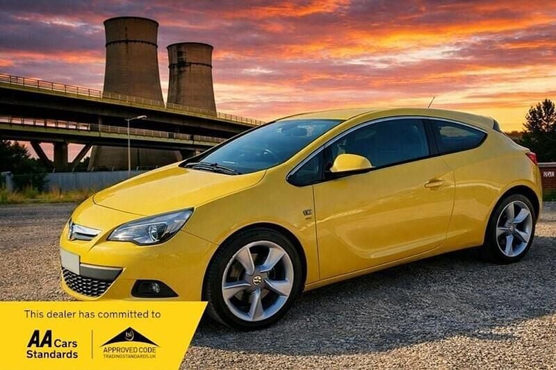 Used Vauxhall Astra GTC SRi 130 HP (95 kW) 2012 Coupe