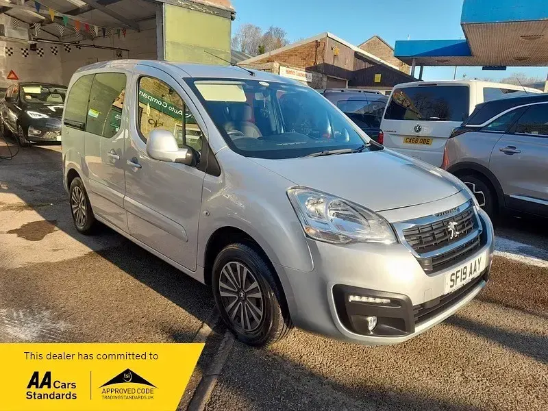 Second-hand Peugeot Partner Active 100 CP (73 kW) 2019 Argintiu Monovolum