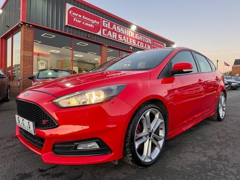 Red Used 2016 Ford Focus ST Hatchback | £12,990 (Super price) - Image 1/4
