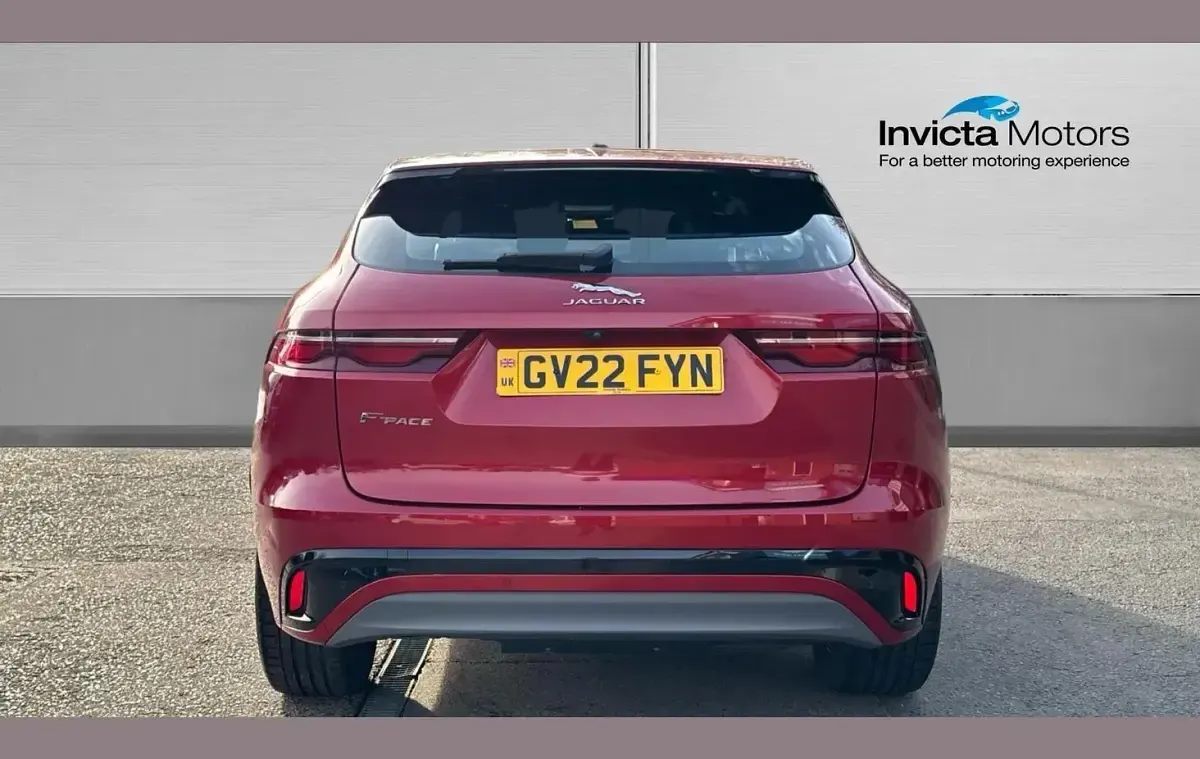 Second-hand Jaguar F-Pace R-Dynamic 204 CP (150 kW) 2022 Roșu SUV