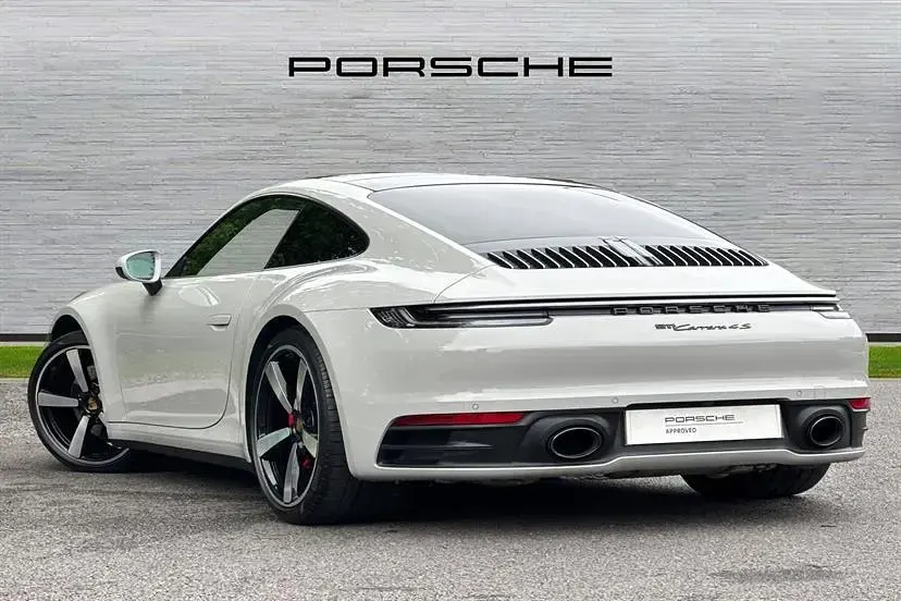 Begagnad Porsche 911 450 HK (330 kW) 2020 Grå Sportkupé