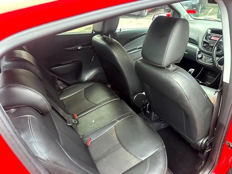 Used Vauxhall Viva 75 HP (55 kW) 2016 Red Hatchback