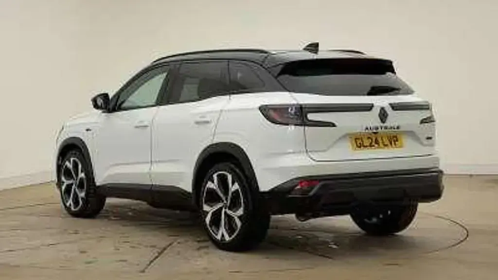 Used Renault Austral Techno Esprit Alpine 200 HP (147 kW) 2024 White  SUV