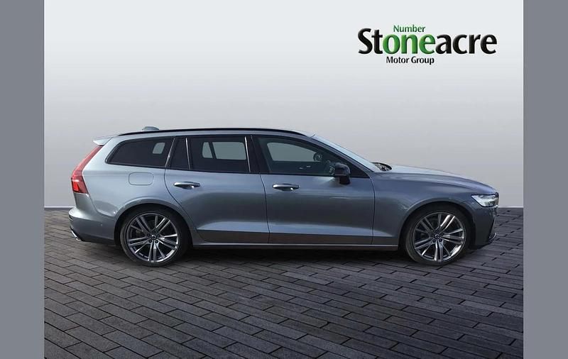 Used Volvo V60 R-Design Pro 187 HP (137 kW) 2019 Grey Estate