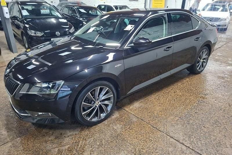 Used Skoda Superb 190 HP (139 kW) 2016 Black Hatchback