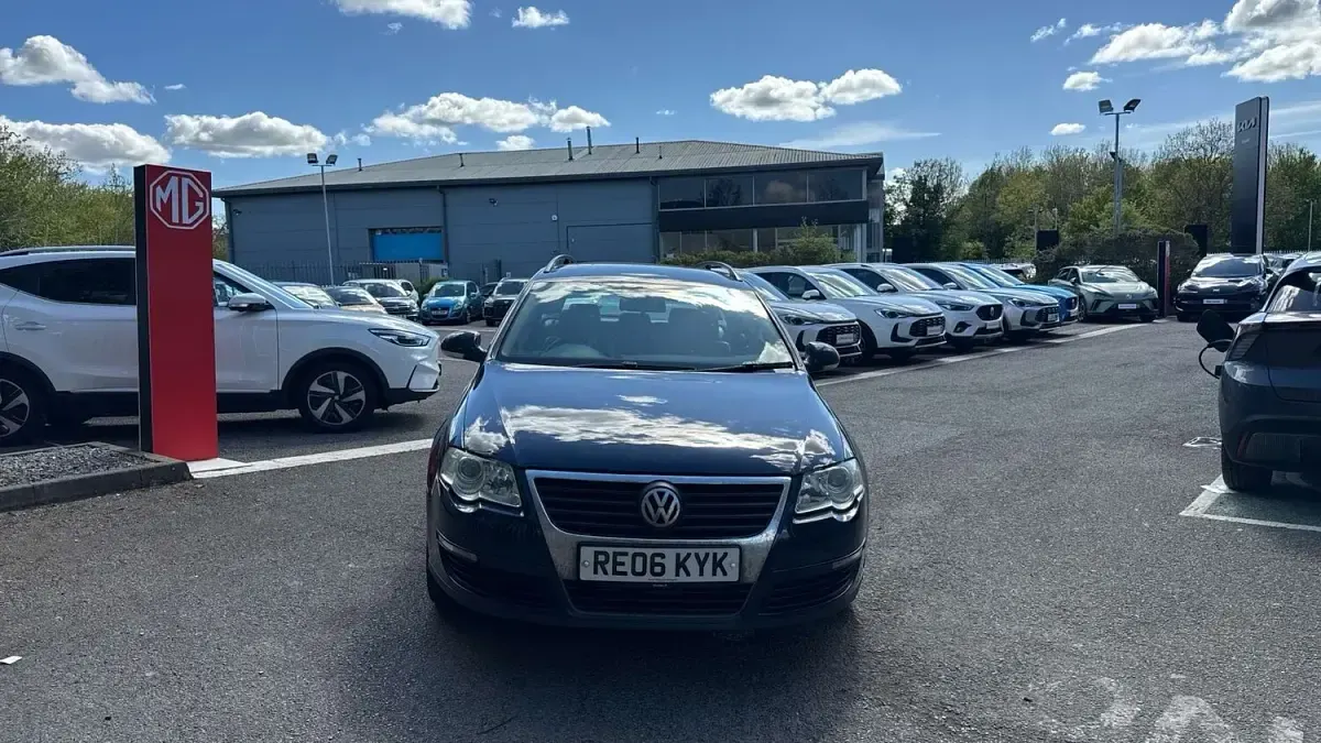 Used VW Passat SE 105 HP (77 kW) 2006 Blue Estate