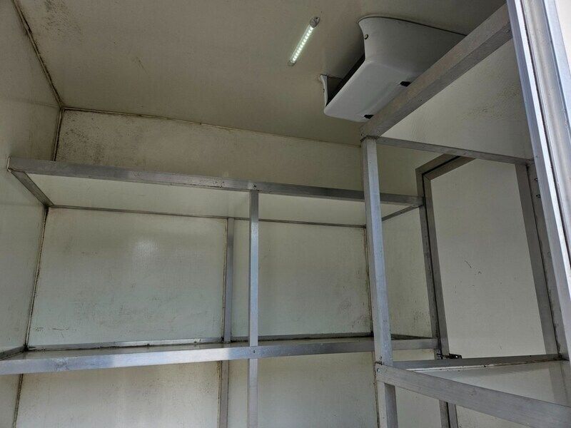 Image 4/4