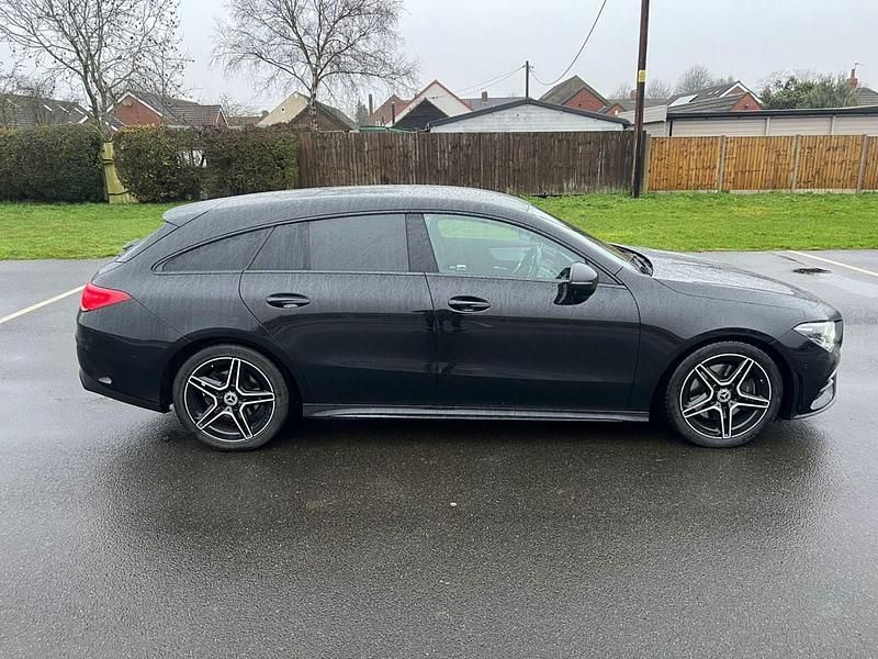 Used Mercedes CLA200 Executive 170 HP (125 kW) 2023 Black Estate