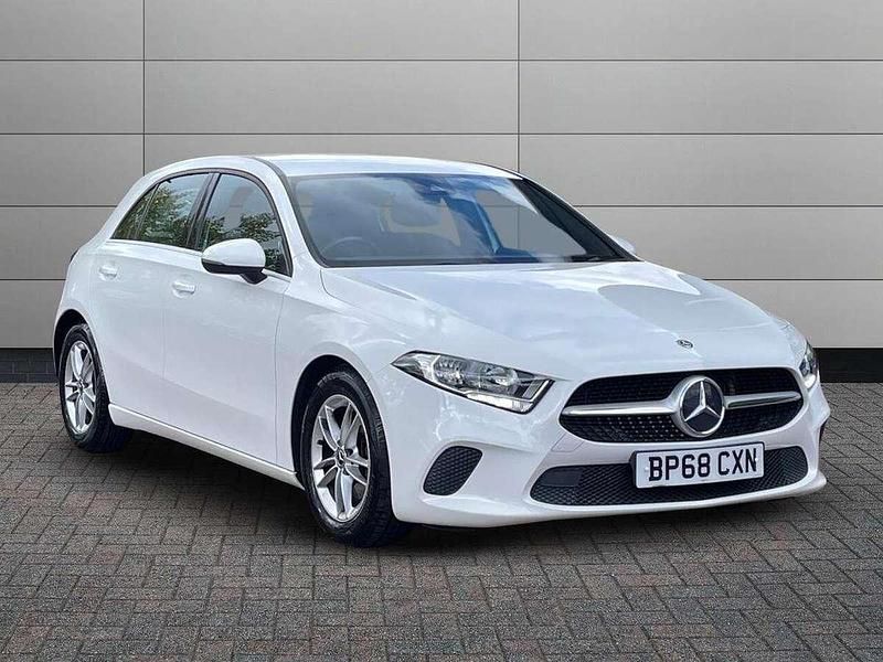 Polar white Used 2018 Mercedes A180 SE Hatchback | £12,950 (Fair price) - Image 1/4