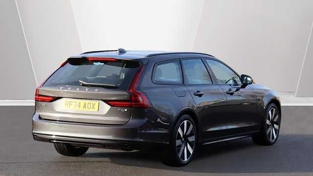Used Volvo V90 Plus 350 HP (257 kW) 2025 Estate