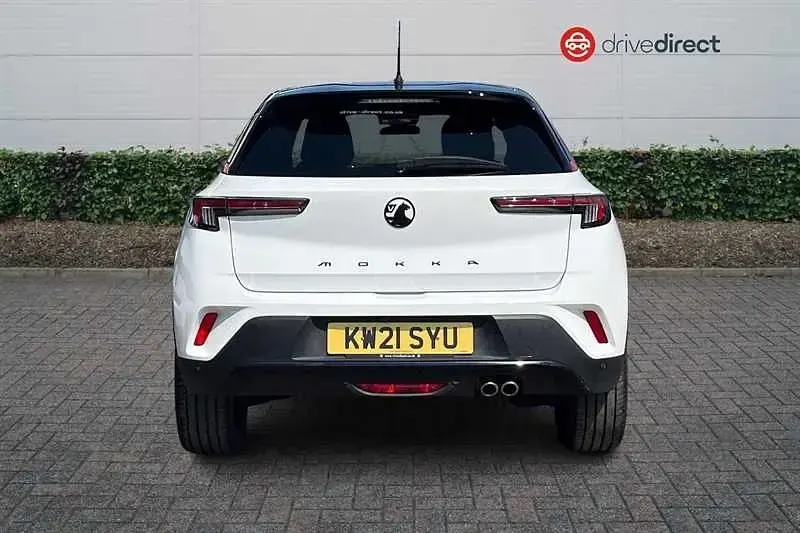 Used Vauxhall Mokka SRi 130 HP (95 kW) 2021 White SUV