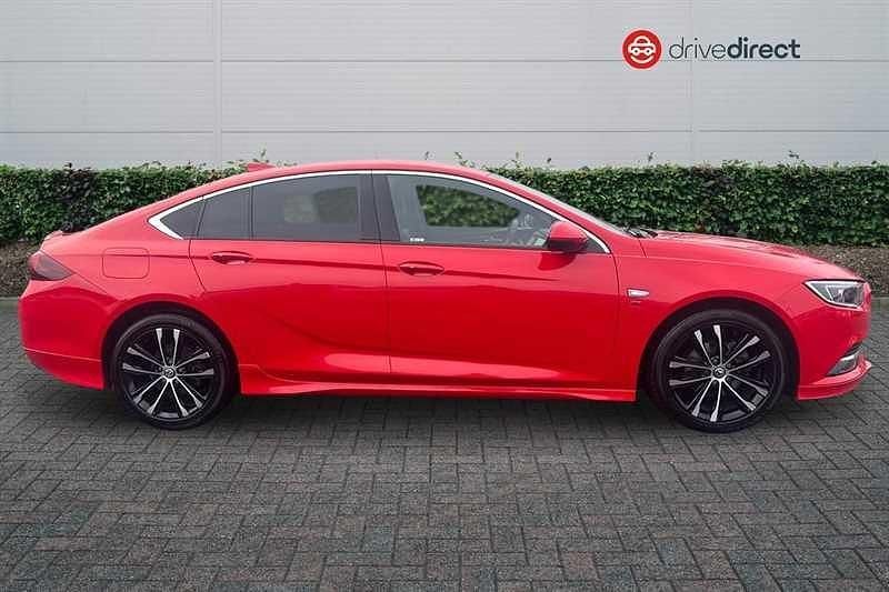 Used Vauxhall Insignia SRi 2017 Red Hatchback
