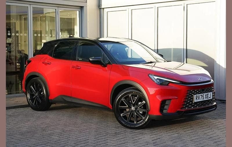 Other Used 2025 Lexus LBX SUV | £35,255 (Expensive) - Image 1/2