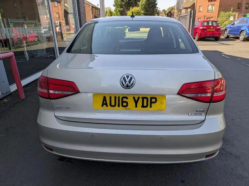 Used VW Jetta SE 2016 Silver Sedan