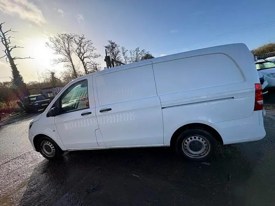 Used Mercedes Vito Progressive 100 HP (73 kW) 2021 White Van