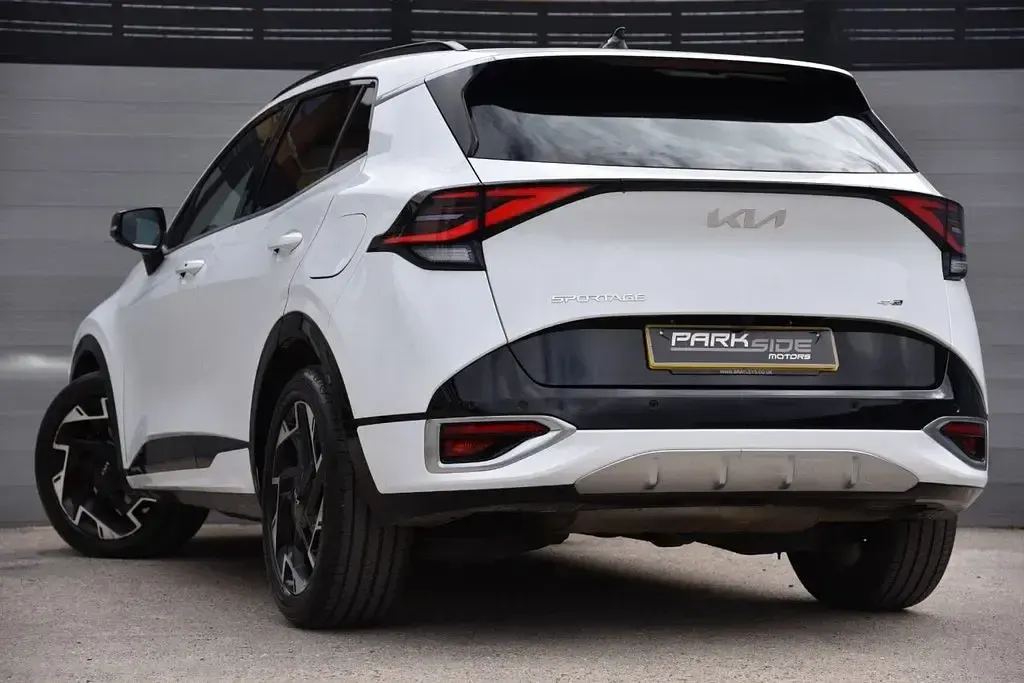 Used Kia Sportage GT-Line 180 HP (132 kW) 2023 White SUV
