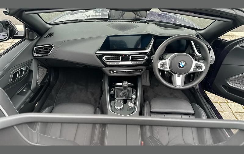 Used BMW Z4 M Sport 335 HP (246 kW) 2025 Purple Cabriolet