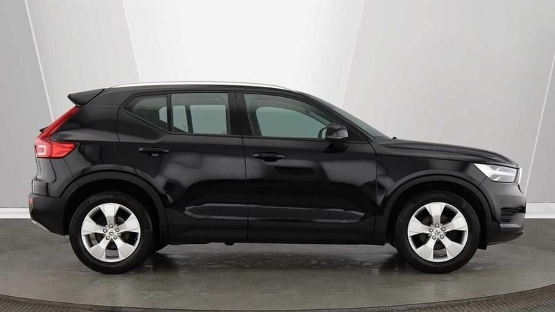 Used Volvo XC40 Momentum 163 HP (119 kW) 2022 Black SUV