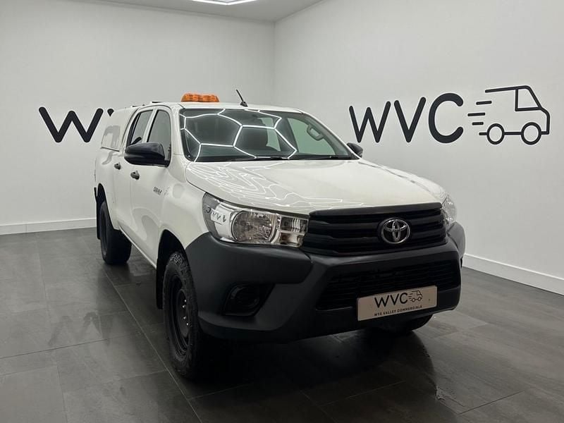 White Used 2020 Toyota HiLux Active Pickup | £17,495 (Good price) - Image 1/4